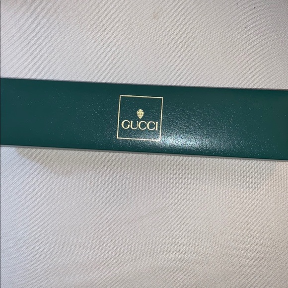 Authentic Gucci Ladies Gold Quartz Wristwatch - Picture 2 of 7